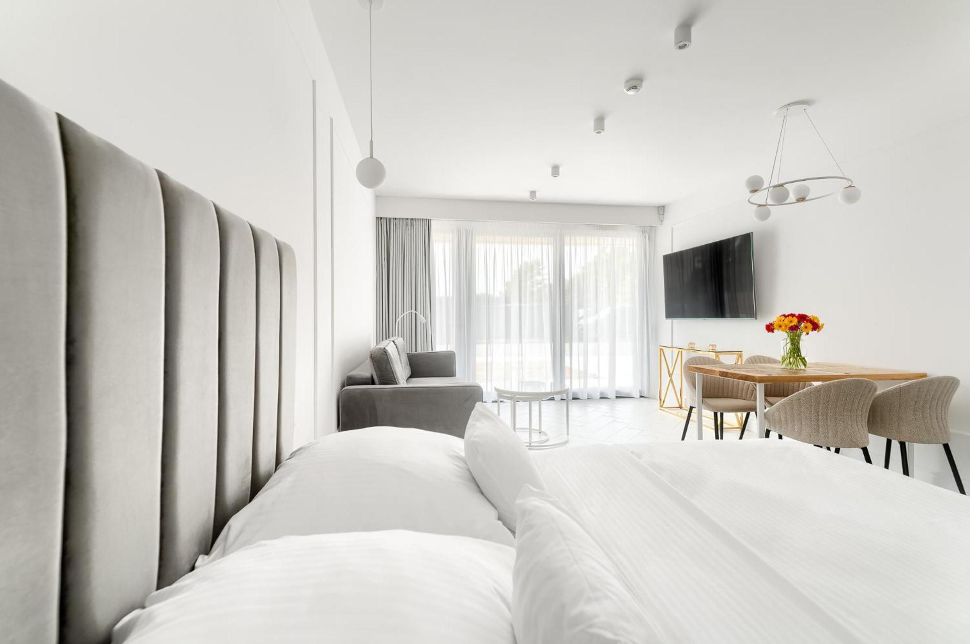 Sea & Lake - City Apartments 미엘노 외부 사진